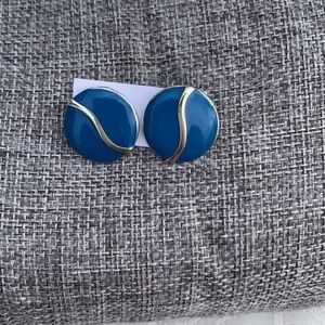Vintage blue and goldtone round stud pierced earrings